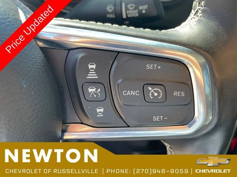 Used 2020 Jeep Gladiator Overland AWD/4WD image 14