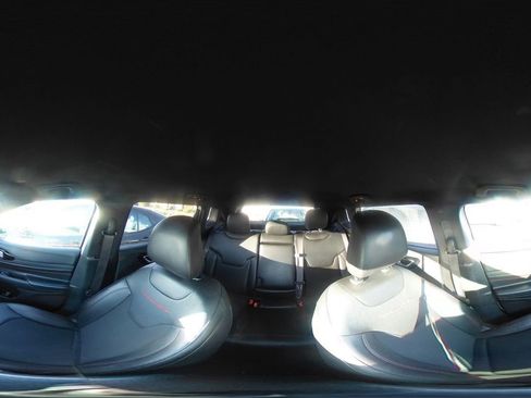 Used 2025 Jeep Compass Trailhawk image 41