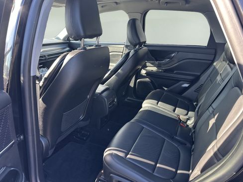 Used 2022 Lincoln Corsair AWD w/ Premium Package image 10