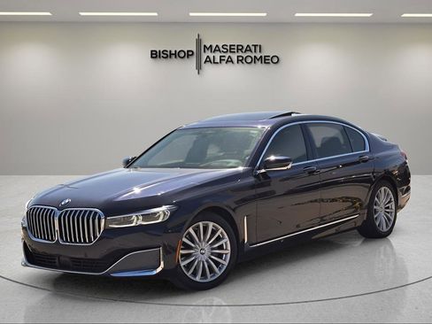 Used 2020 BMW 740i w/ Premium Package image 4