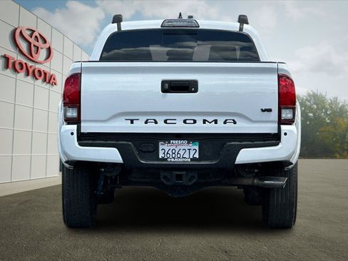Certified 2019 Toyota Tacoma TRD Sport w/ Technology Package AWD/4WD image 4