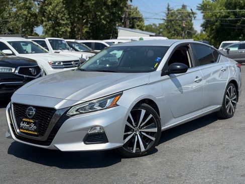 Used 2020 Nissan Altima 2.5 SR FWD image 1
