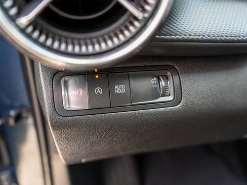 Used 2025 Chevrolet Equinox LT FWD image 19