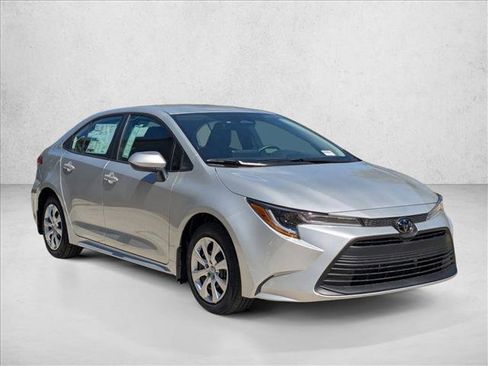 Used 2026 Toyota Corolla LE FWD image 6