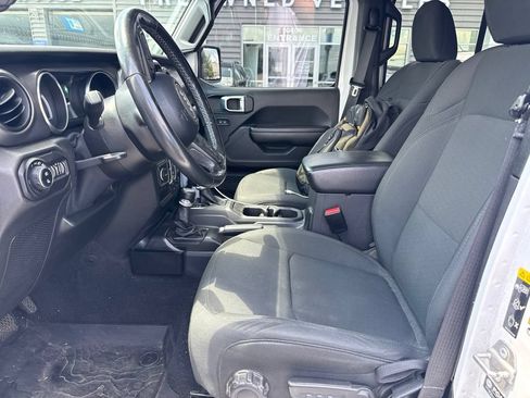 Used 2021 Jeep Gladiator Sport AWD/4WD image 10