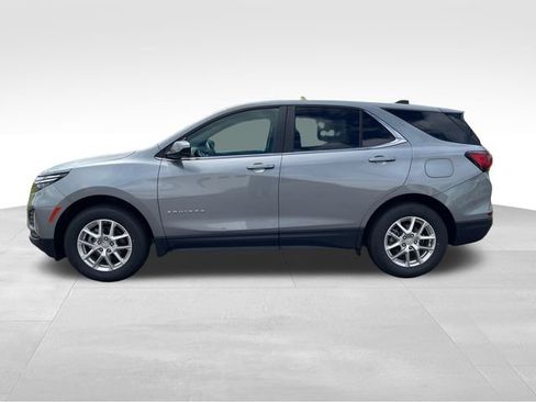 Used 2024 Chevrolet Equinox LT AWD/4WD image 2