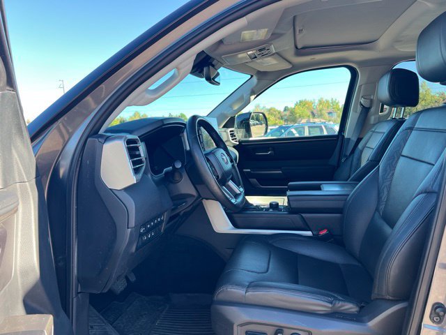 Used 2024 Toyota Sequoia SR5 w/ SR5 Premium Package AWD/4WD image 29