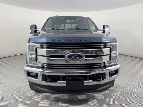 Used 2018 Ford F250 Lariat w/ Lariat Value Package AWD/4WD image 2