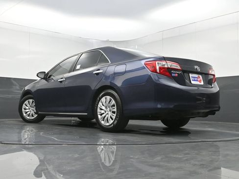 Used 2014 Toyota Camry LE FWD image 23