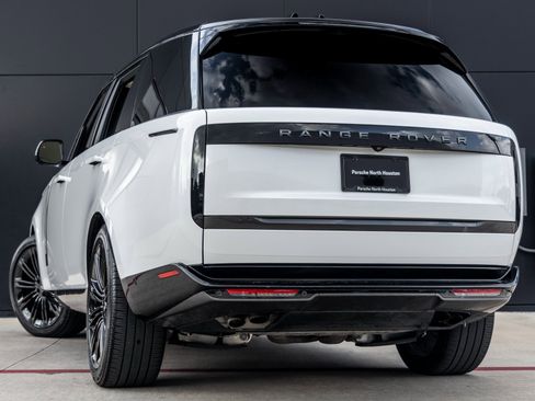 Used 2025 Land Rover Range Rover Long Wheelbase Autobiography image 6