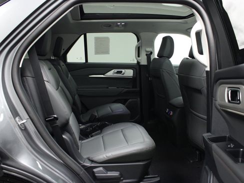 New 2026 Ford Explorer Active w/ Active Comfort Package AWD/4WD image 16