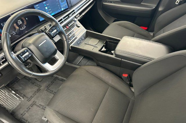 Used 2025 Hyundai Santa Fe SE FWD image 12