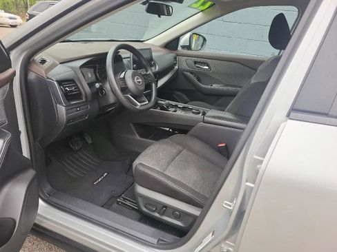 Used 2022 Nissan Rogue SV AWD/4WD image 10
