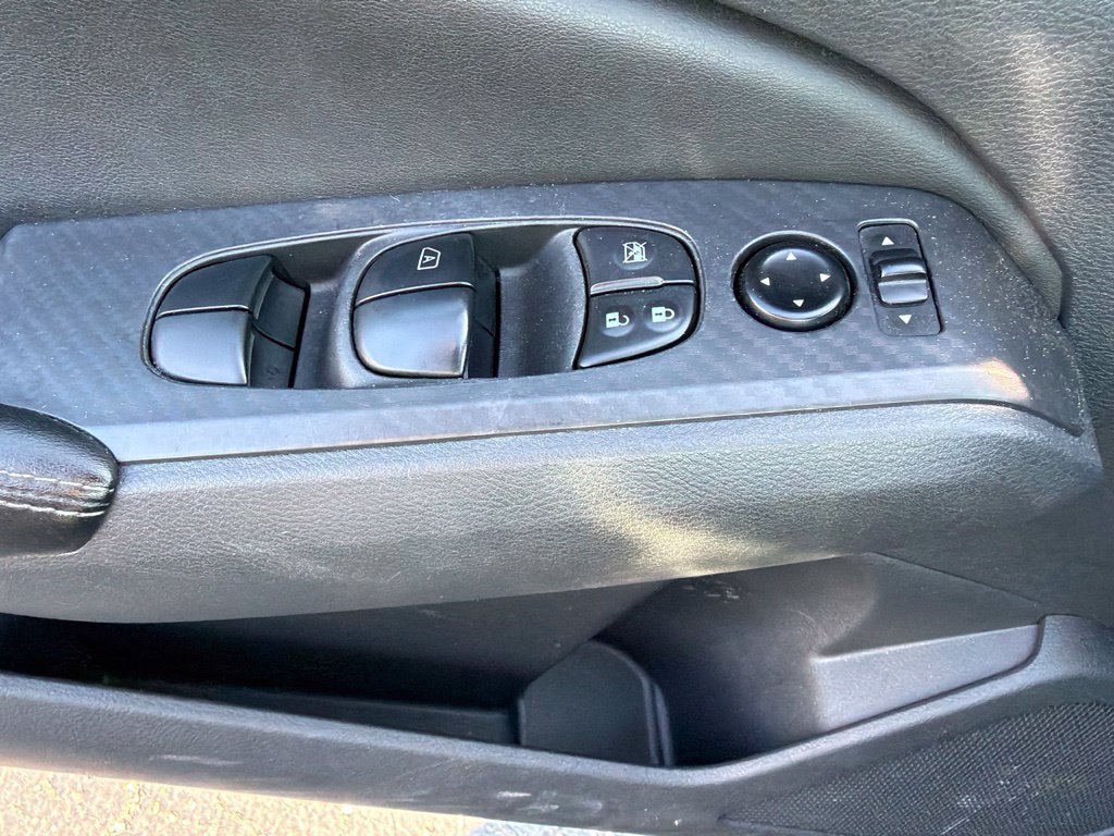 Used 2025 Nissan Altima 2.5 SV FWD image 29