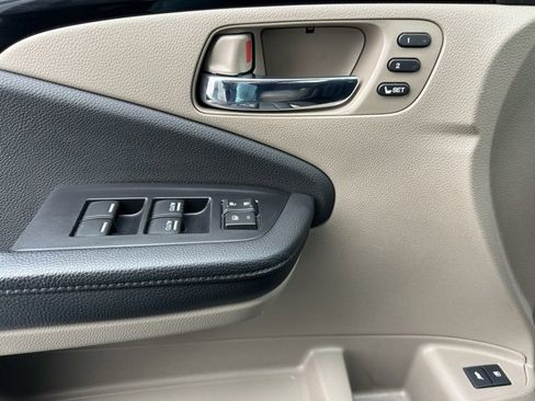 Used 2019 Honda Pilot Touring image 14