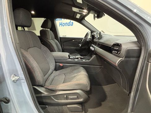 Certified 2025 Honda Pilot Sport image 32