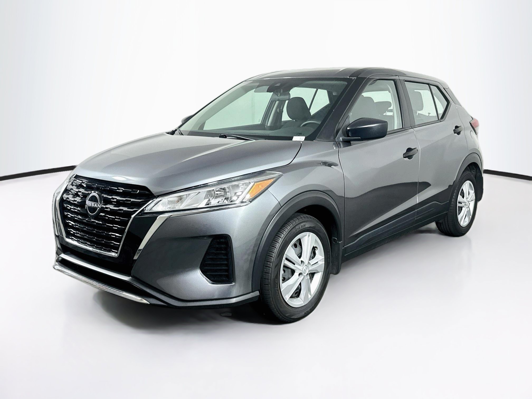 Used 2025 Nissan Kicks Play S FWD image 3