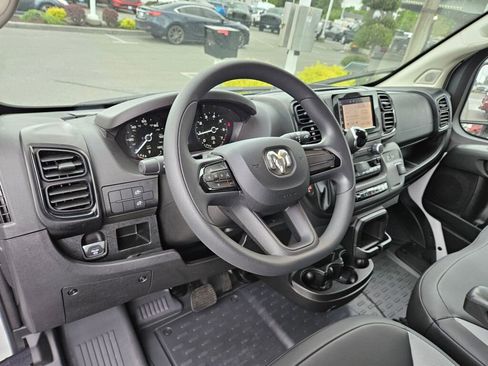 Used 2025 RAM ProMaster 2500 FWD image 17