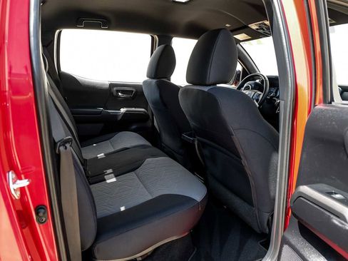 Used 2021 Toyota Tacoma TRD Off-Road image 39