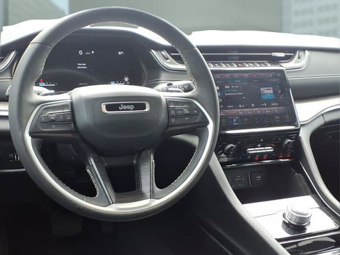 Used 2023 Jeep Grand Cherokee Limited w/ Black Appearance Package RWD image 2