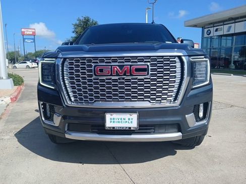 Used 2021 GMC Yukon Denali w/ Denali Ultimate Package AWD/4WD image 2