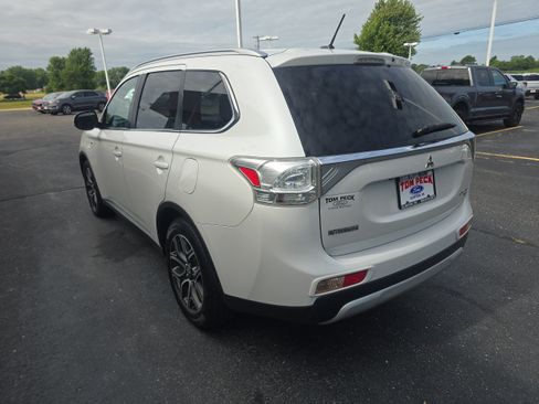 Used 2015 Mitsubishi Outlander GT AWD/4WD image 3
