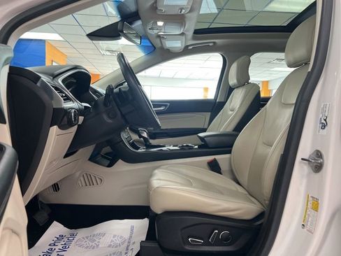 Used 2018 Ford Edge Titanium w/ Equipment Group 302A AWD/4WD image 20