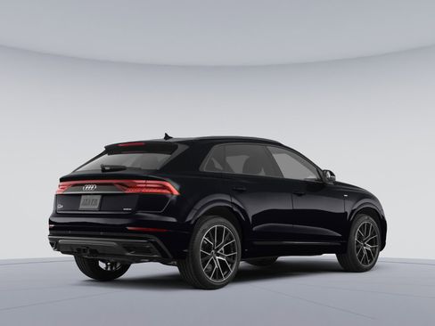 Used 2019 Audi Q8 Prestige w/ Luxury Package image 3