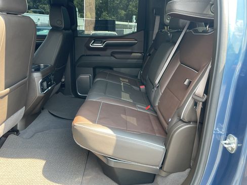 Certified 2025 GMC Sierra 1500 Denali w/ Technology Package AWD/4WD image 11
