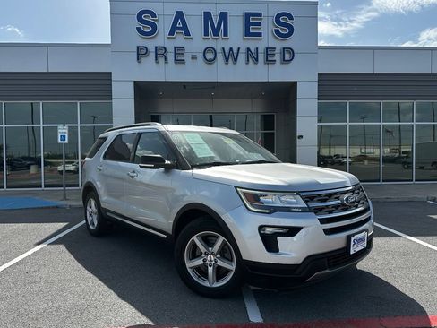 Used 2018 Ford Explorer XLT w/ Equipment Group 201A FWD image 1