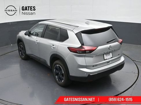 Used 2025 Nissan Rogue SV AWD/4WD image 56