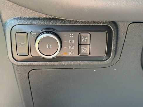 Certified 2025 Ford Explorer Active w/ Active Comfort Package AWD/4WD image 23