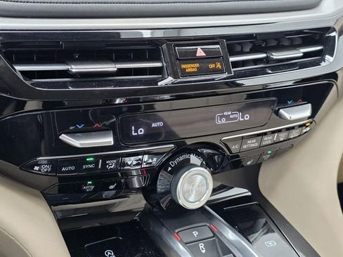 Used 2025 Acura MDX w/ Technology Package image 26