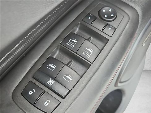Used 2022 Dodge Durango R/T w/ Tow 'N Go Package AWD/4WD image 12