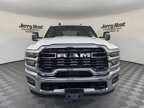 Used 2025 RAM 2500 Big Horn AWD/4WD image 5