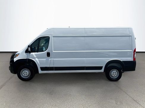 New 2026 RAM ProMaster 2500 w/ Convenience Group FWD image 4