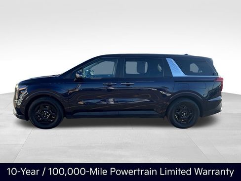 Certified 2025 Kia Carnival image 3