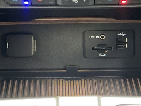 Used 2015 Ford F150 Lariat w/ Max Trailer Tow Package image 19