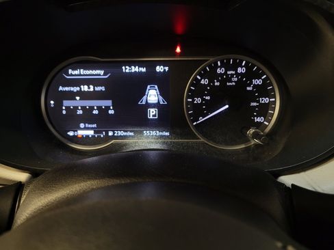 Used 2021 Nissan Versa SV FWD image 23