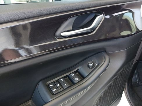 Used 2023 Jeep Grand Cherokee Laredo RWD image 30