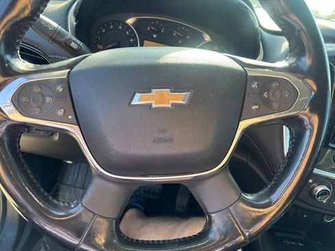 Used 2019 Chevrolet Traverse Premier w/ Driver Confidence II Package FWD image 19