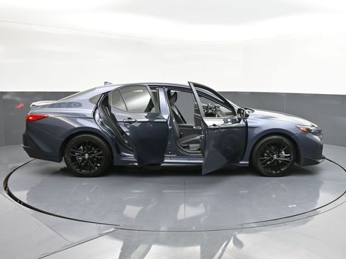 Used 2026 Toyota Camry SE image 37