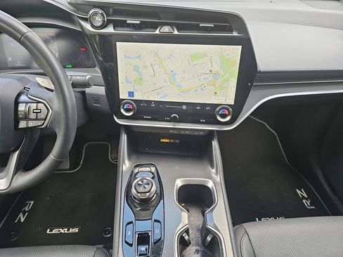 Used 2024 Lexus RZ 300e Premium FWD image 11
