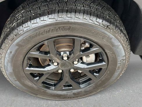 Used 2024 Jeep Grand Cherokee Altitude AWD/4WD image 11