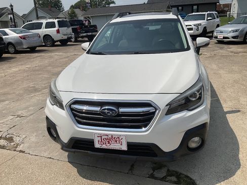 Used 2018 Subaru Outback 3.6R Limited AWD/4WD image 8