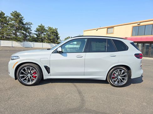 New 2026 BMW X5 xDrive50e w/ Executive Package AWD/4WD image 3