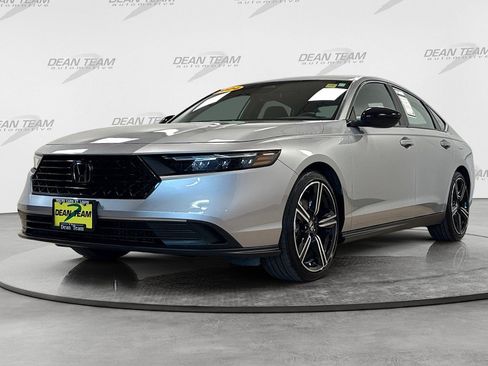 Used 2024 Honda Accord Sport image 3