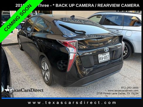 Used 2016 Toyota Prius Three image 2