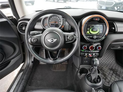 Used 2018 MINI Cooper 2-Door Hardtop w/ Cold Weather Package image 22