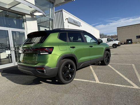 New 2026 Volkswagen Taos SE AWD/4WD image 3